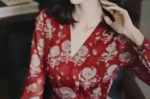刘涛弯腰7秒上热搜:娱乐圈人设塌了真实值钱了 刘涛弯腰7秒上热搜:娱乐圈人设塌了真实值钱了
