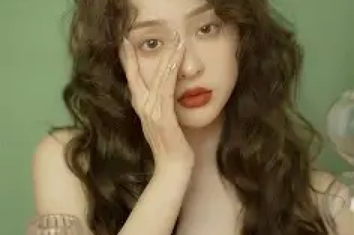 网红直播卖惨翻车虚假深情割韭菜这出戏演砸了！